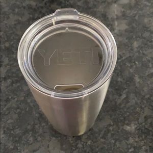 20oz YETI mug with lid